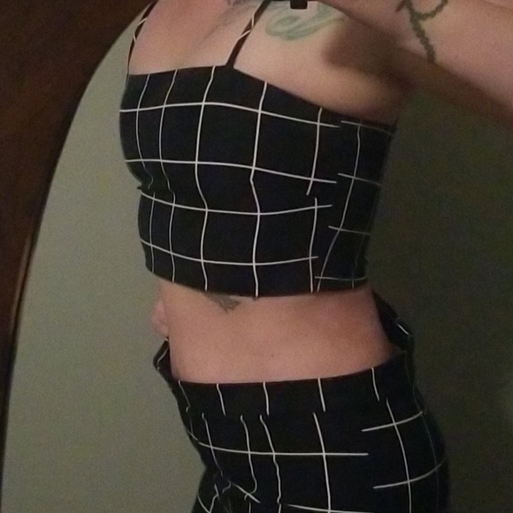 Fashion Nova 2 Piece Outfit - Picture 3 of 12